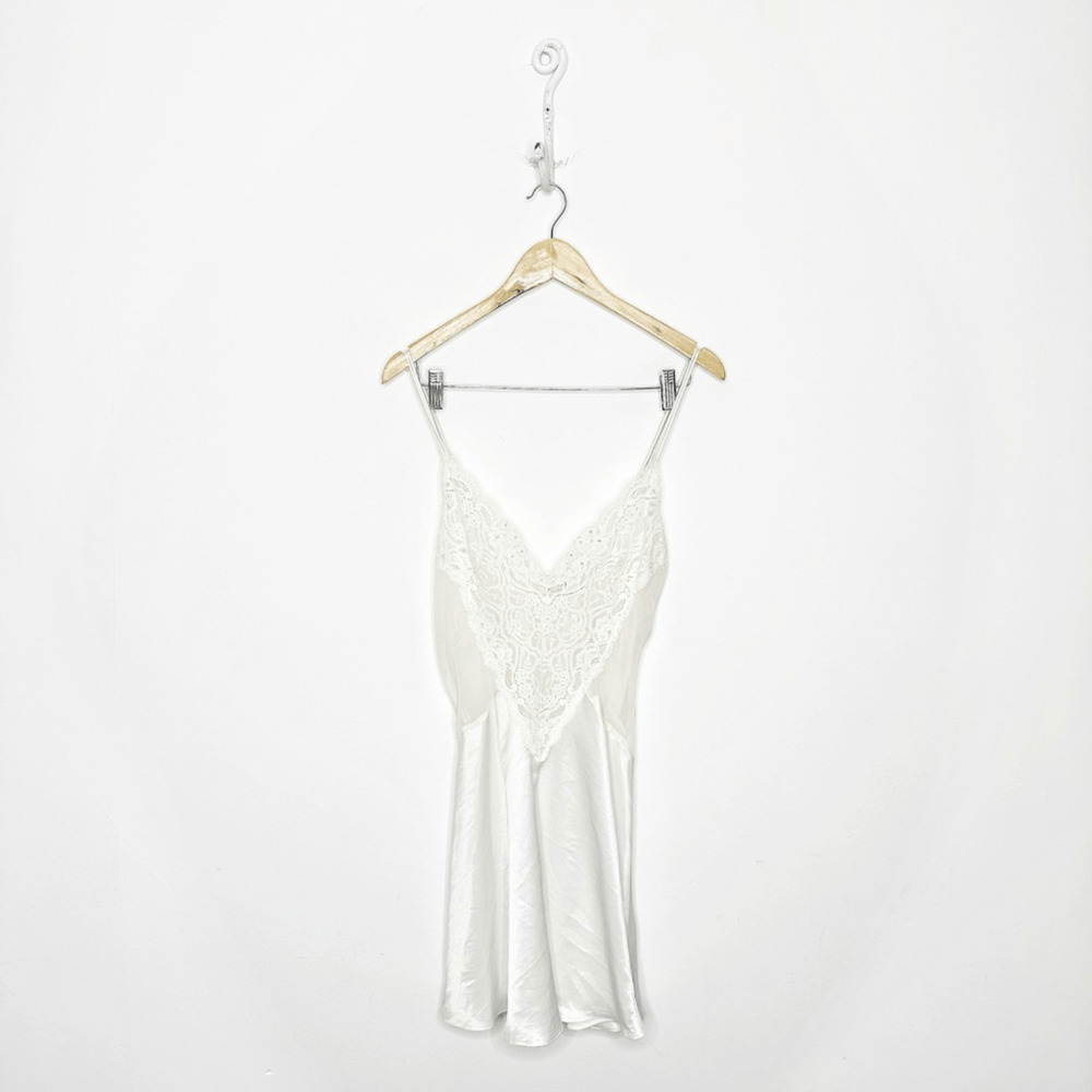 VTG 90s Victoria's Secret lace floral short nightgown WHITE semi sheer womens M